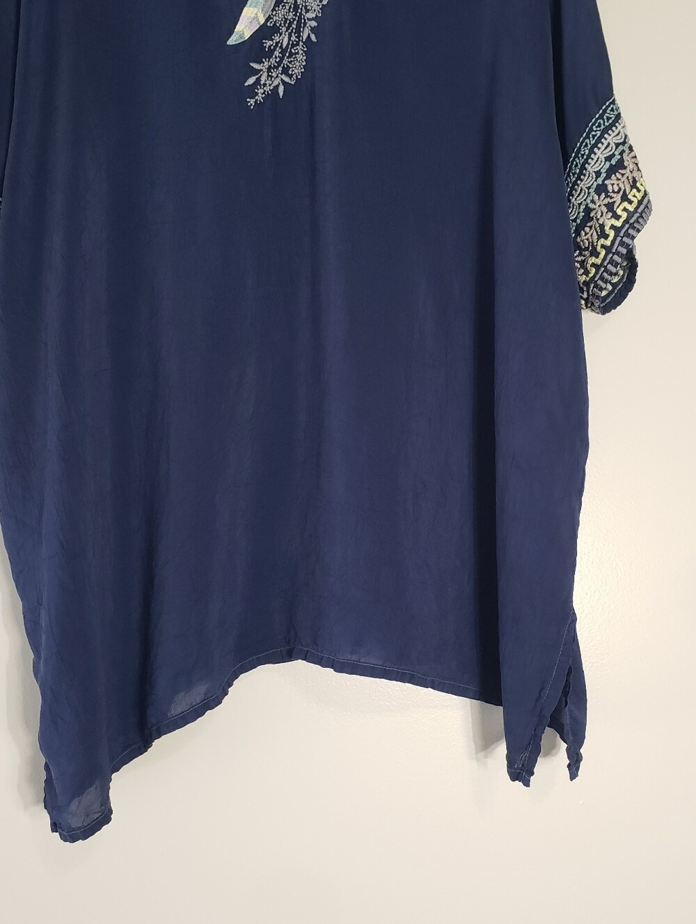 Johnny Was Embroidered Short-Sleeve Boho Top Large Navy Blue Cupra Rayon Western - Picture 10 of 15
